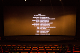 伟德国际1946国际党委组织召开《长津湖》观影活动